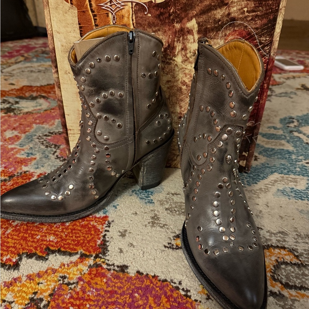 Old Gringo Gray Heeled Boots with Embroidery